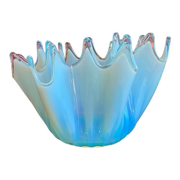 Vintage Fostoria Blue Opalescent Glass Heirloom Crimped Handkerchief Bowl. MINT - Picture 5 of 13